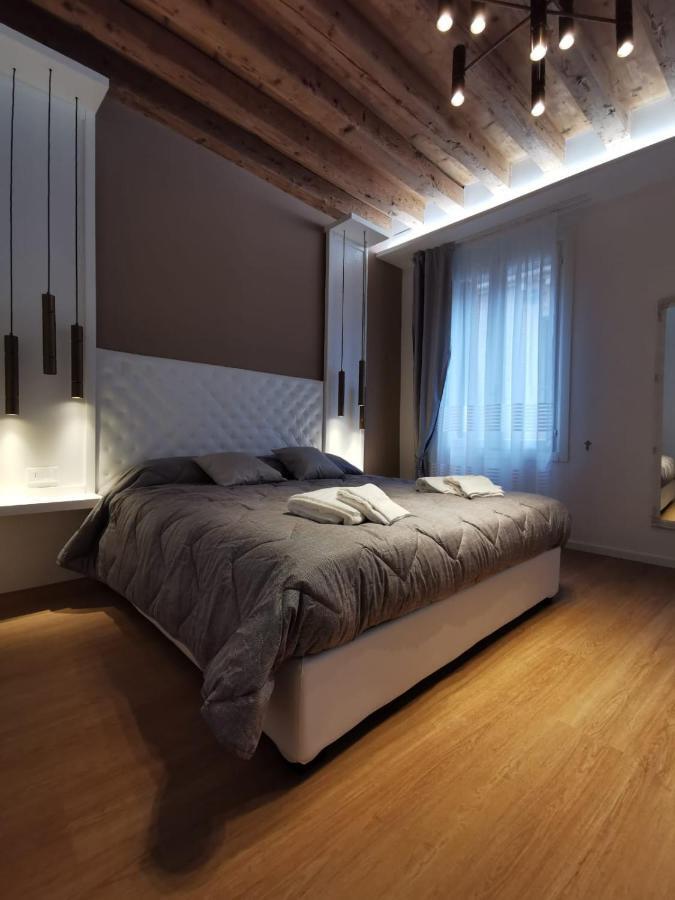 Deluxe 3 Bedroom Flat In Rialto Βενετία Εξωτερικό φωτογραφία